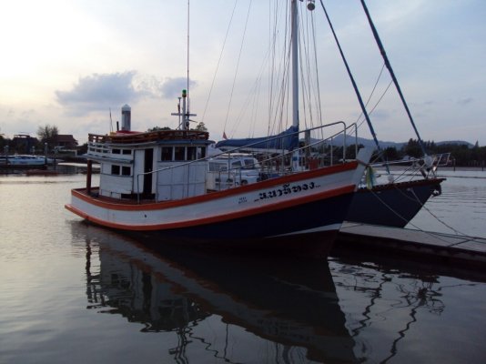 work dock boat lagoon.jpg