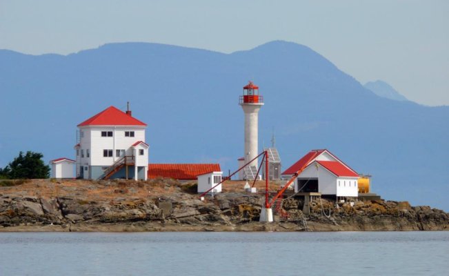 Entrance Island Light.jpg