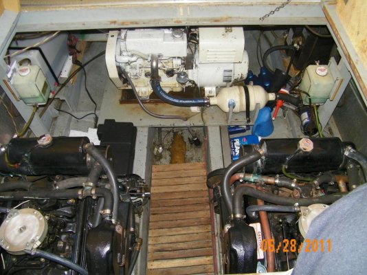 TO - Both Engines and Genset - Looking Forward 100_0615.jpg