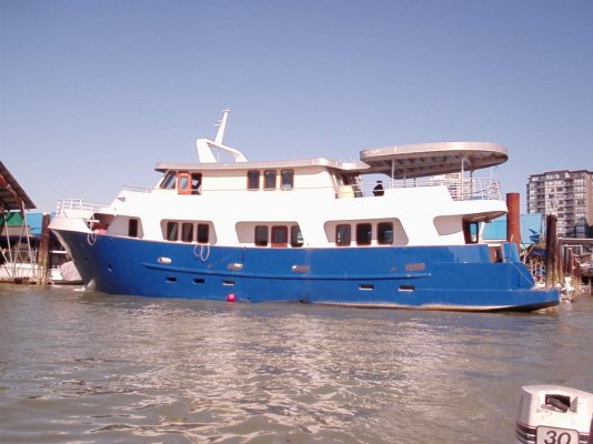 big blue boat 019.jpg