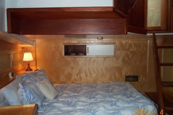 Stateroom~05.jpg