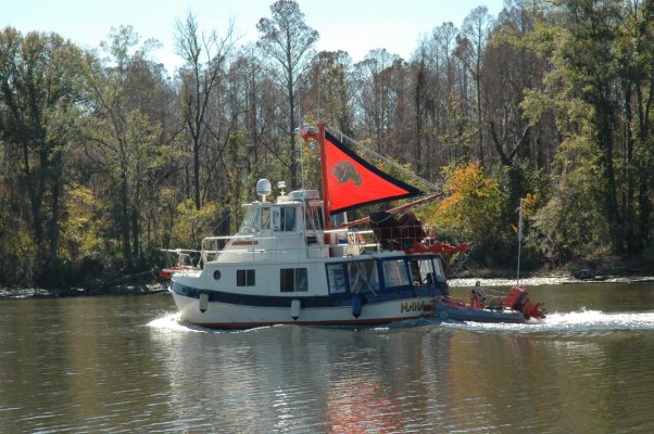 Underway with sail.jpg