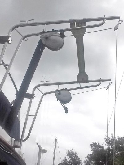 davits with winches.jpg
