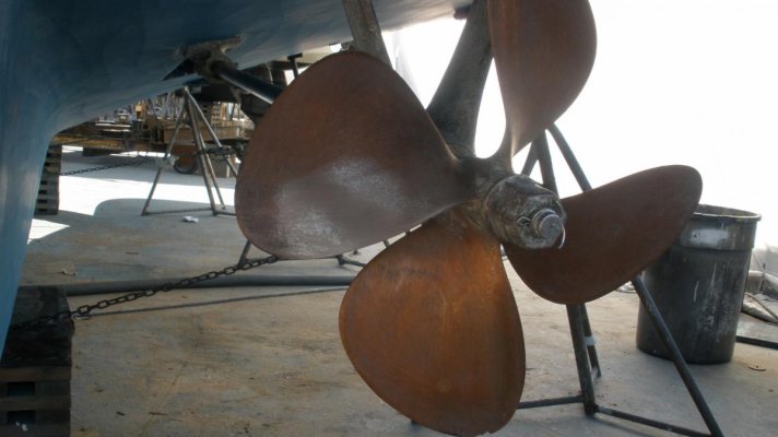 jan race boat props 006 (1280x720).jpg