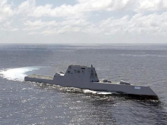 USS Zumwalt (2).jpg