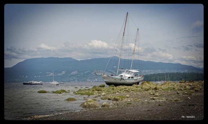 boat shipwreck (2).jpg