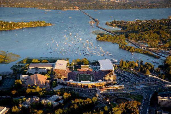 Husky Stadium.jpg