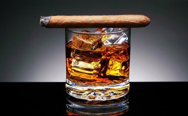 Scotch-Cigars-go-well-together.jpg