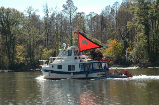 underway with sail.jpg