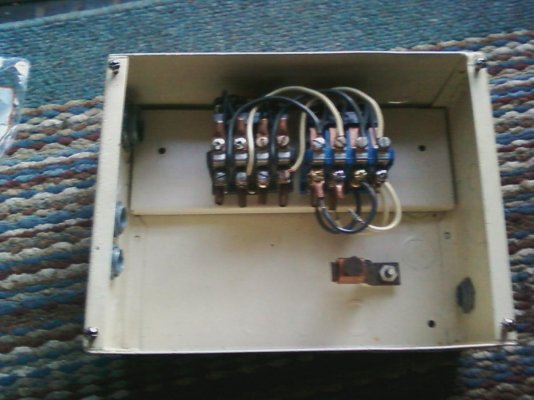 boat-power- relays-box.jpg
