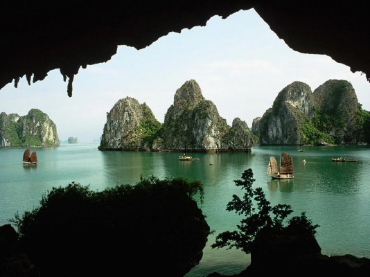 ha long bay.jpg