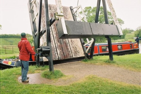 hydraulic lift bridge.jpg