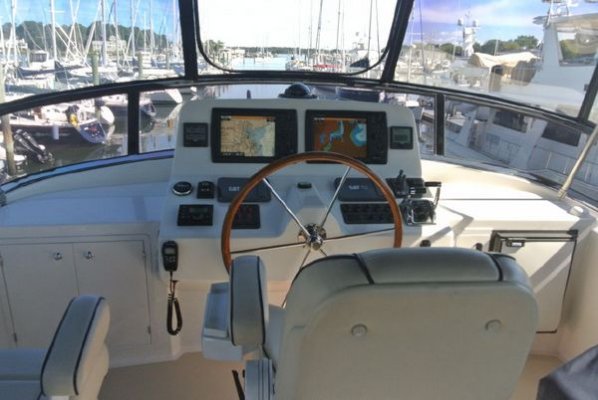 flybridge helm overall.jpg