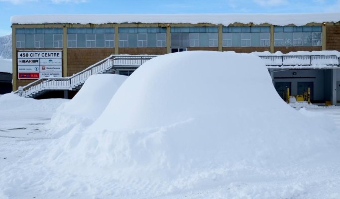 Postie vans, record snow.jpg