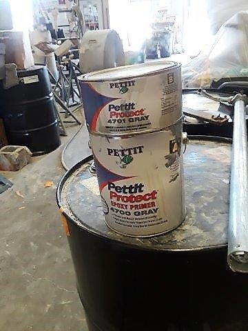 05) Pettit epoxy primer for tanks.jpg