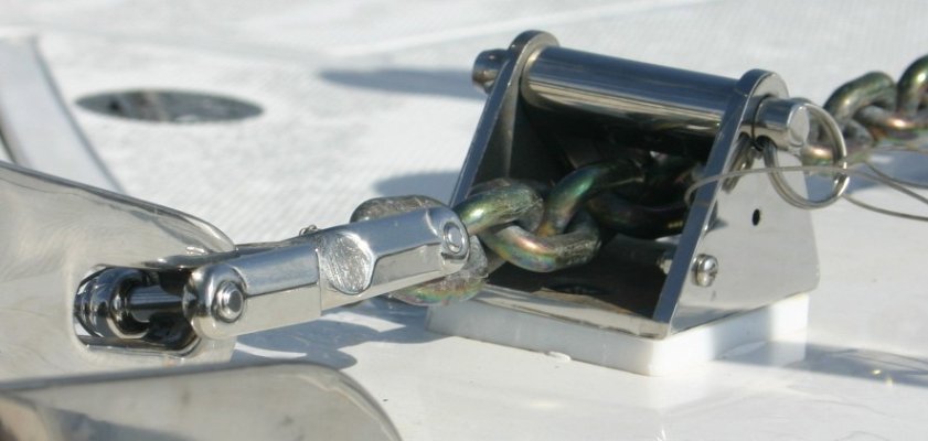 chain stopper & swivel 14-36-54.jpg