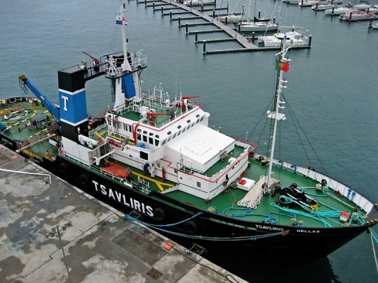 tug with railings.jpg