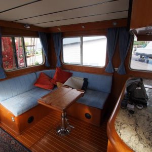 Eagle 53 saloon settee