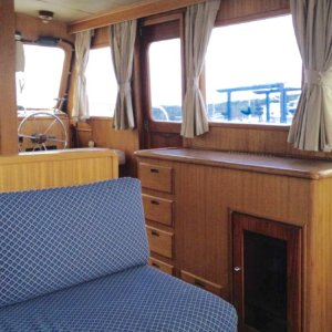 Cabin starboard side