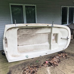 9’ Boston Whaler dirty, bottom chipped from dragging across concrete, cracks & holes to the cockpit, no seats.