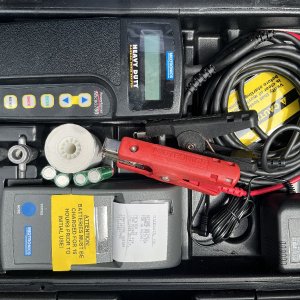 Midtronics International 12 24 V ELECTRICAL SYSTEMS 
Battery Conductance and Electric System Analyzer for:
Commercial 4D/8D, Marine Cranking, Group 31