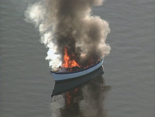 120510_boat_fire_g_3.jpg