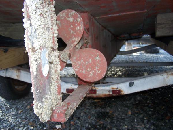 Crusty Rudder and Prop when i pulled her to the hard