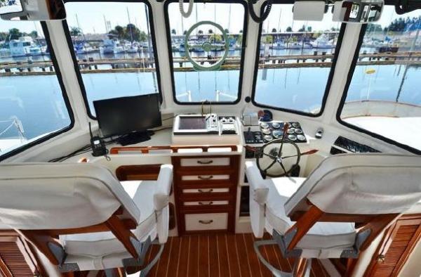 Fully equipped pilothouse