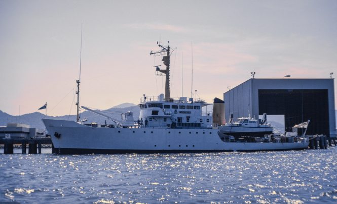HMAS-FLINDERS-alongside-Cairns-Photo-%C2%A9-Stephen-Swayne-665x404.jpg