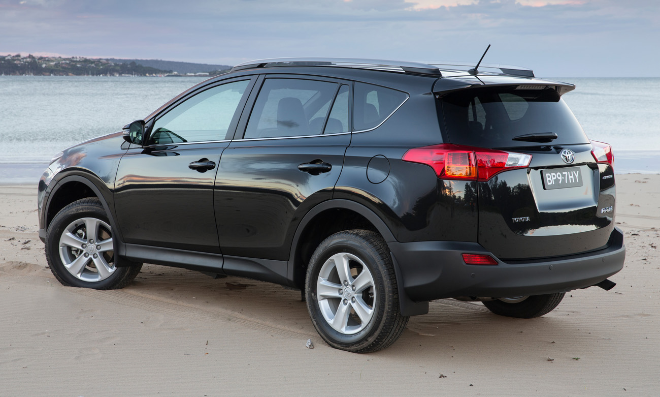 2013_toyota_rav4_australia_09-0219.jpg