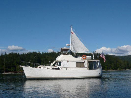 profile at anchor with sail up.jpg
