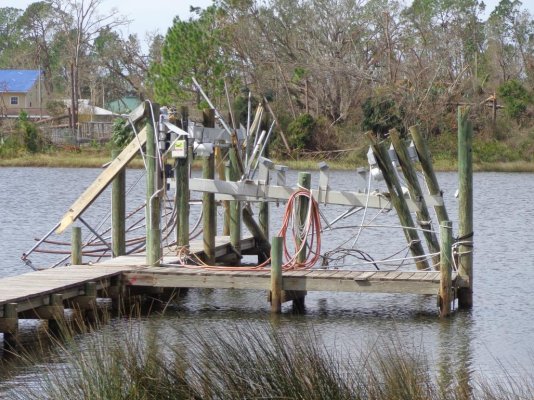 Boatlift wreck 5.jpg