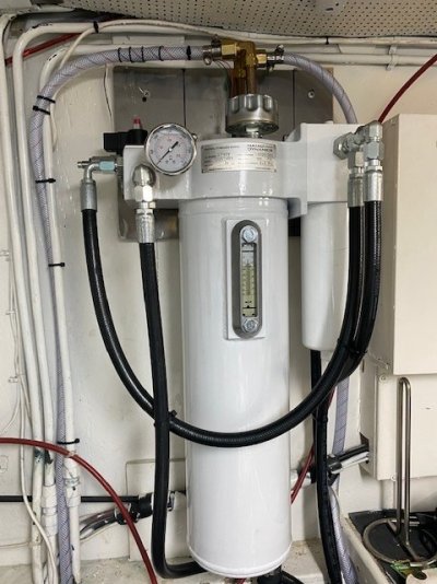 Oil Reservoir Mounted Piped and Plumbed.jpg