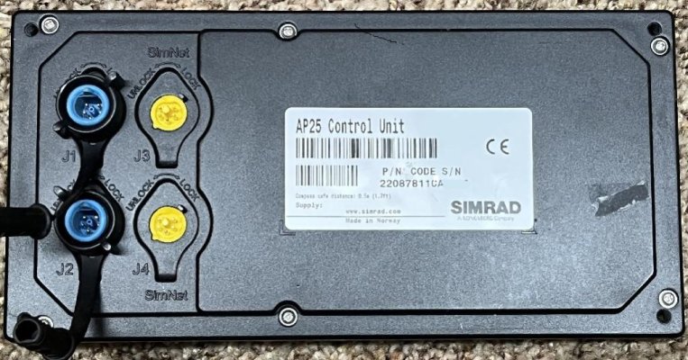 SIMRAD AP 25  Display1 rear  1024.jpg