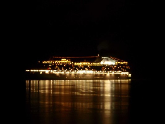princess-cruise-ship-leaving-port.jpg