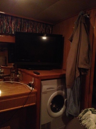 Aft cabin- TV and washer.jpg