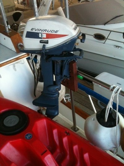 outboard mount 1.jpg