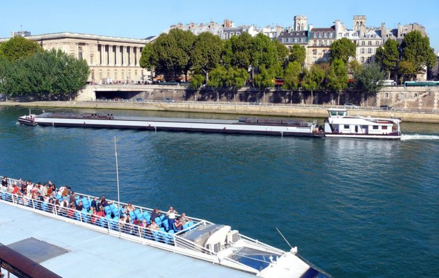 Push Barge, Seine River.jpg