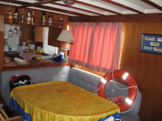 Saloon view towards the stern.jpg