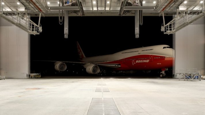 747-8i door 2.jpg