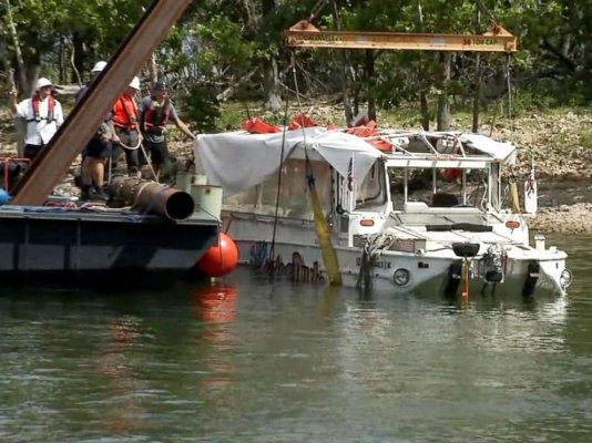 duck-boat-abc-ml-180723_hpMain_4x3_992[1].jpg