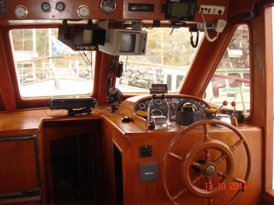 helm controls.jpg