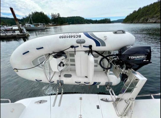 Sea Wise Hydraulic Davit System with 310 Console RIB.jpg