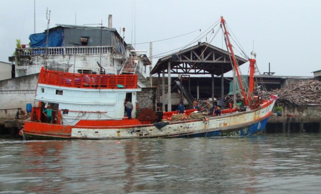 phuket trawler.jpg