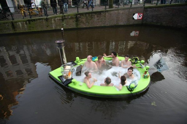 hot tub boat.jpg