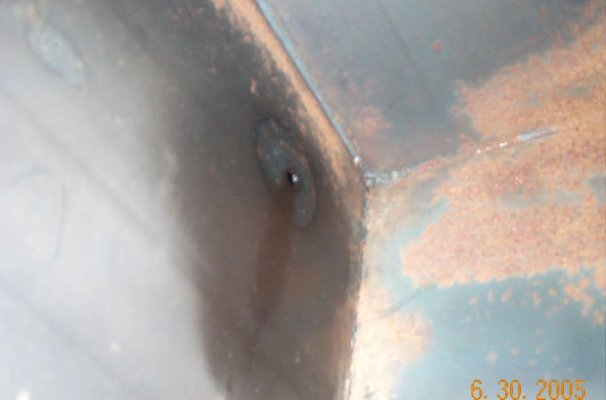 starboard fuel tank repair 6-05 032.jpg