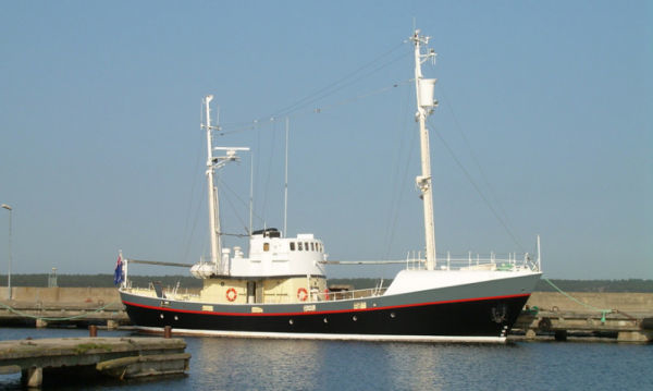 88' North Sea Trawler