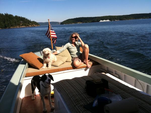 Picnic boat - with dogs