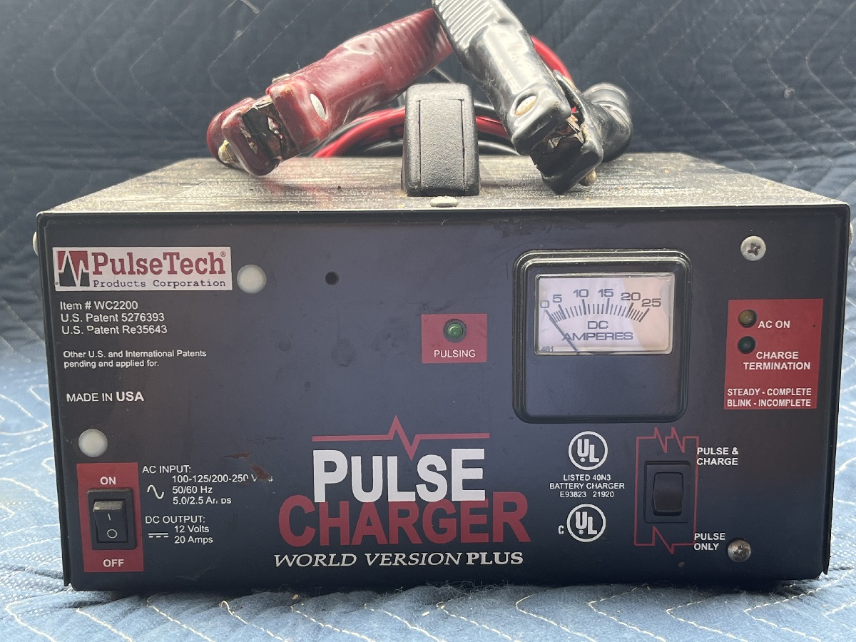 Pulse Tech World Version PLUS Battery CHARGER & Conditioner 12-24 V