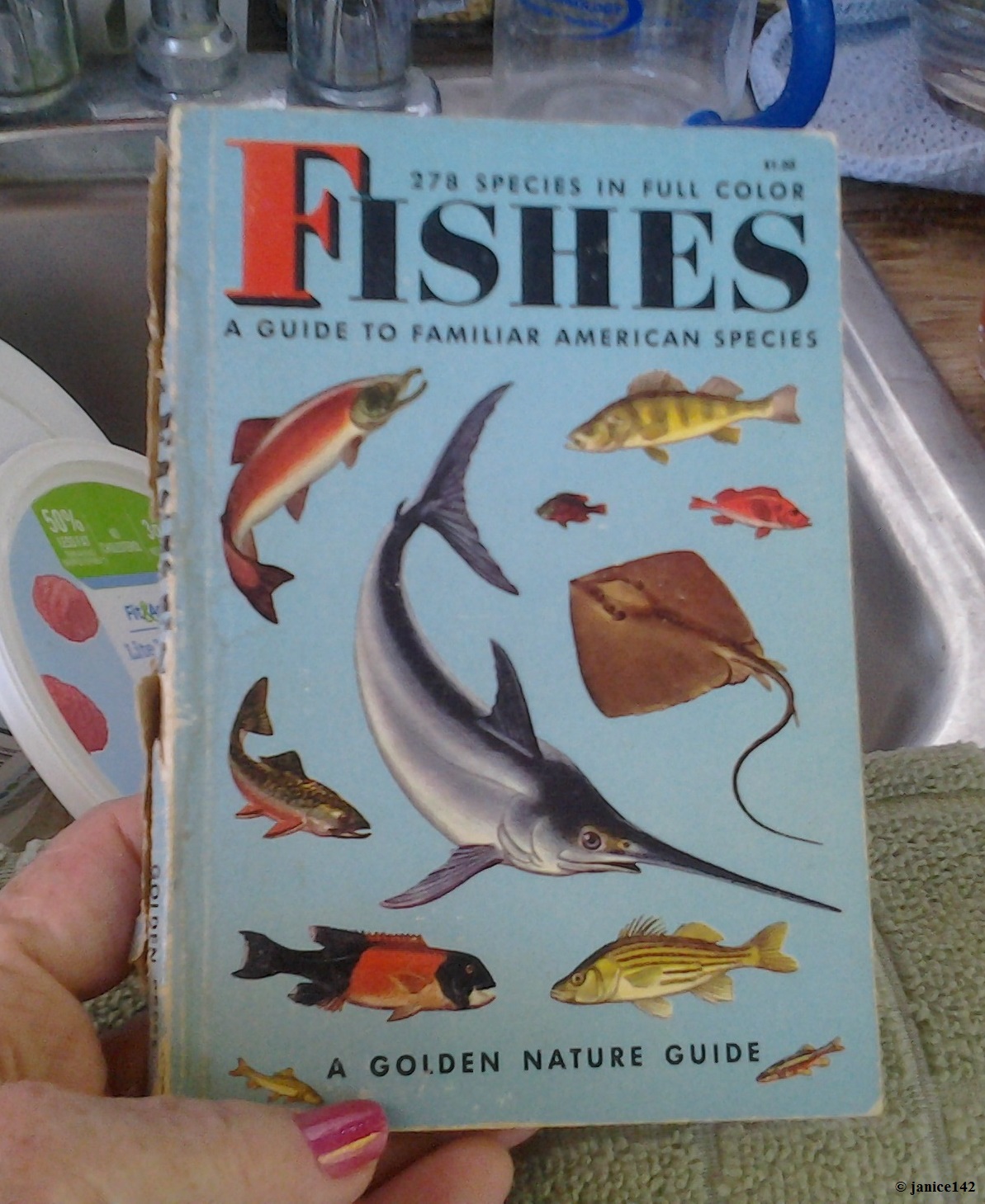 Fishes-GoldenGuide.jpg